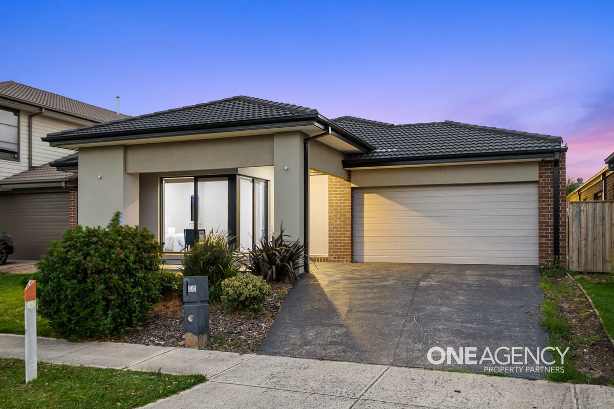 16 Sorrenberg Street, Point Cook, Point Cook - Thumbnail 4
