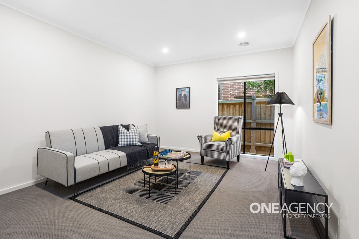 16 Sorrenberg Street, Point Cook, Point Cook - Thumbnail 6