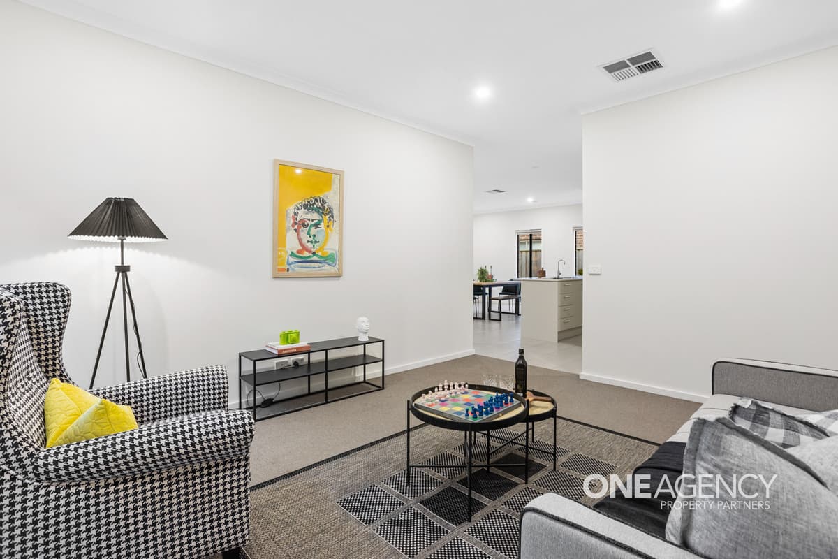 16 Sorrenberg Street, Point Cook, Point Cook - Thumbnail 7