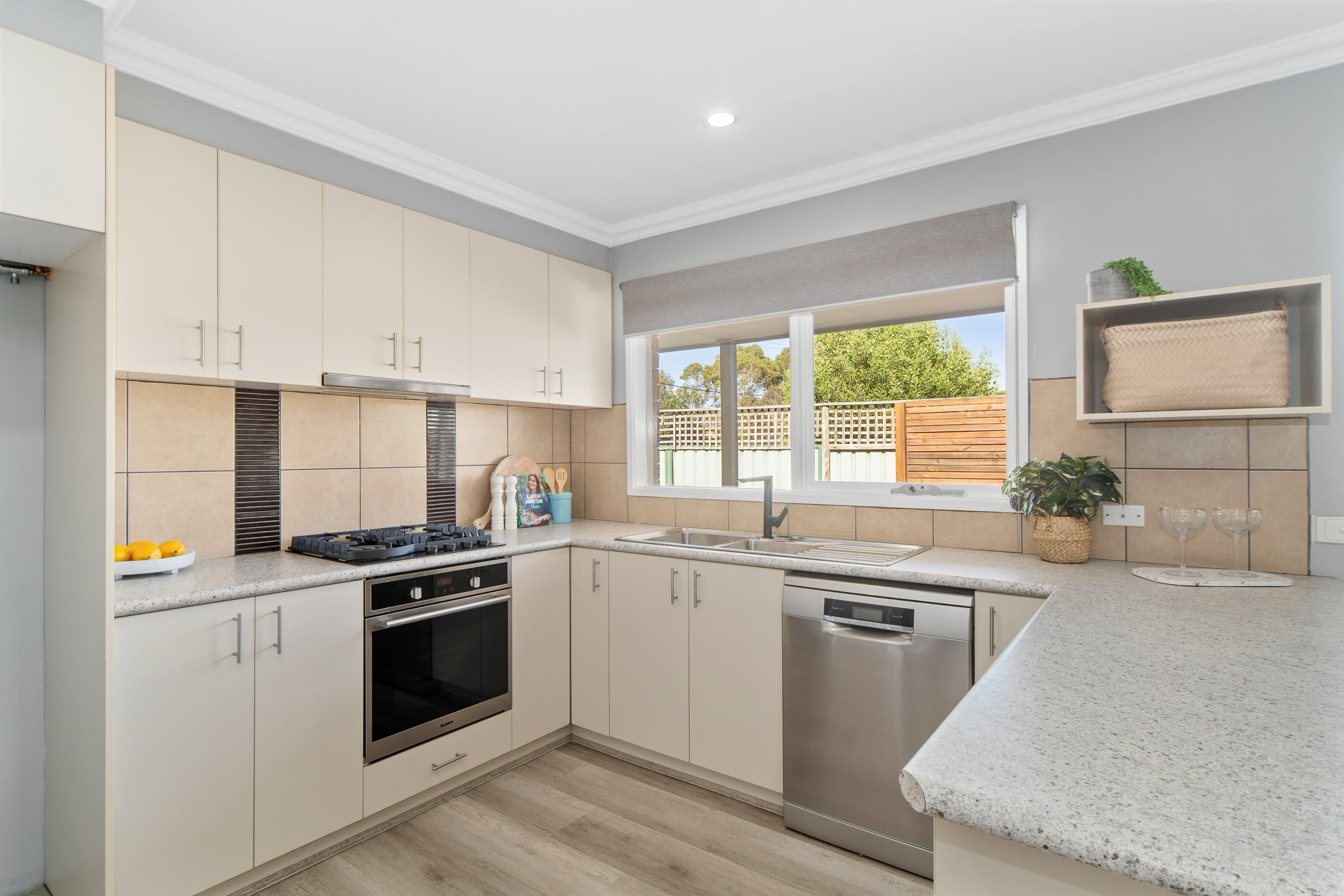 11 Clairmont Close, Somerville, Somerville - Thumbnail 7