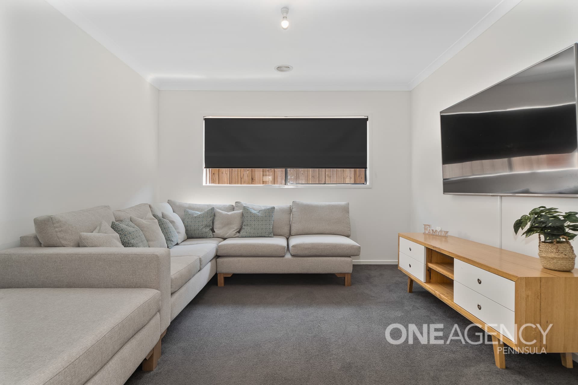 24 Goodenia Loop, Cranbourne West, Cranbourne West - Thumbnail 2