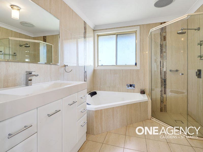 7 Thoar Place, Claremont Meadows, Claremont Meadows - Thumbnail 3