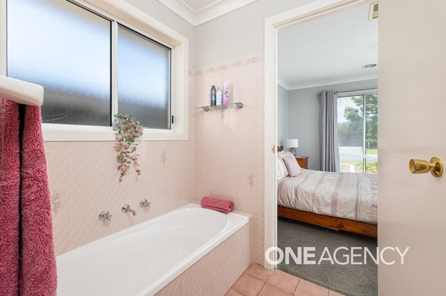 10 NARDOO Street, Glenfield Park, Glenfield Park - Thumbnail 8