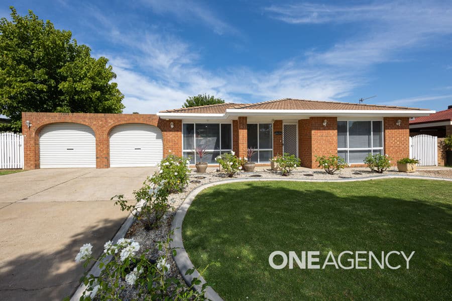 10 NARDOO Street, Glenfield Park, Glenfield Park - Image 1