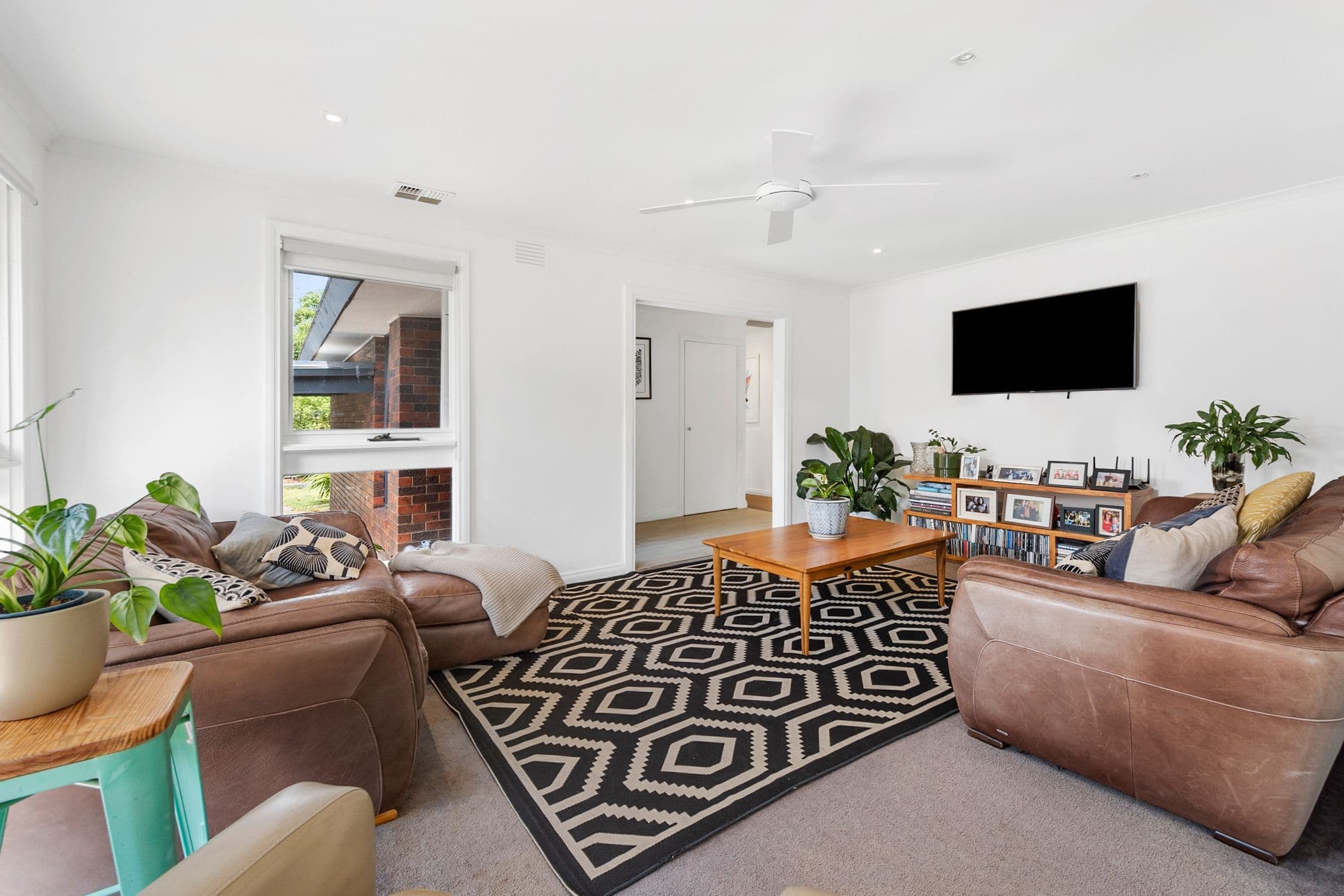 8 Deanswood Drive, Somerville, Somerville - Thumbnail 3