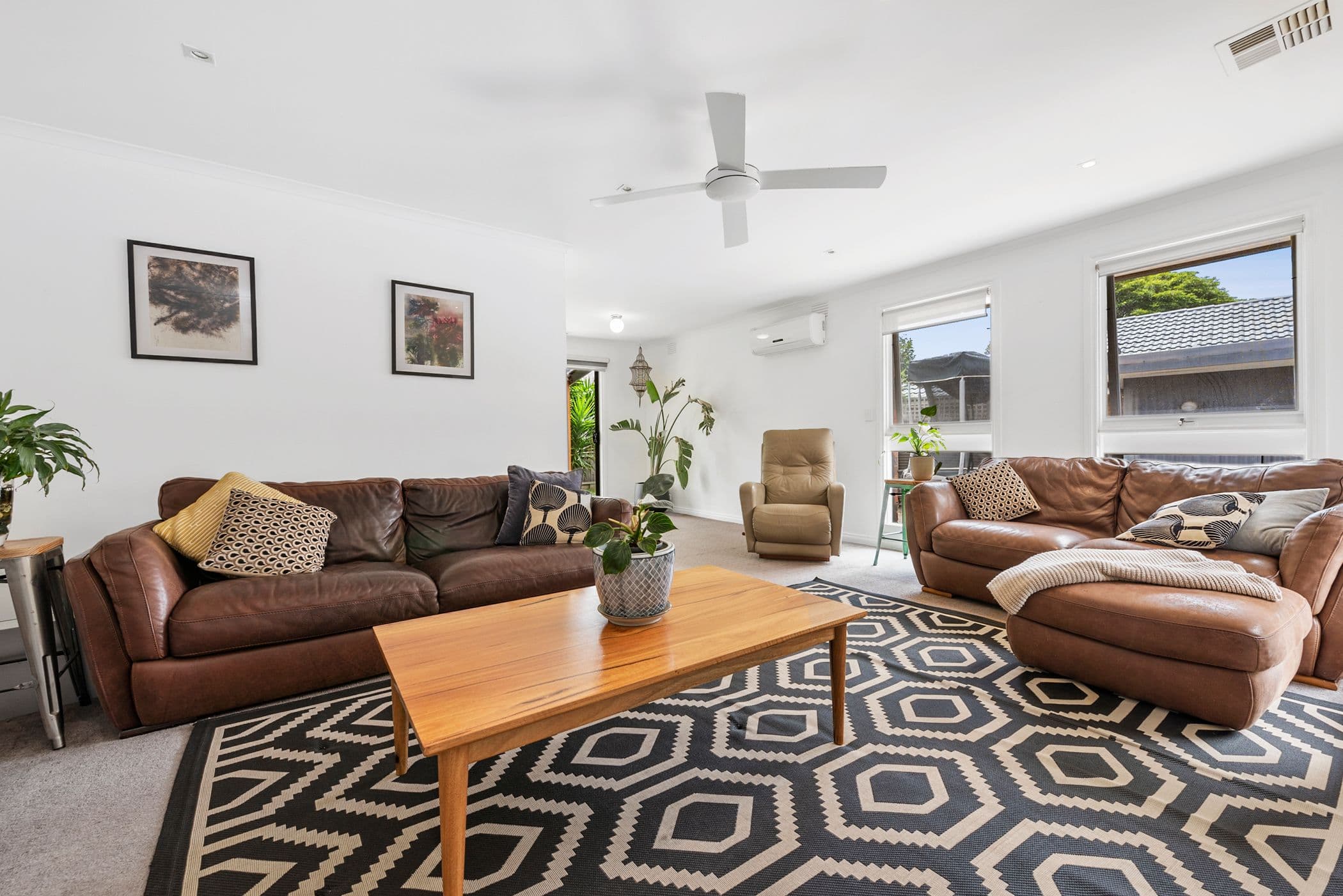 8 Deanswood Drive, Somerville, Somerville - Thumbnail 2
