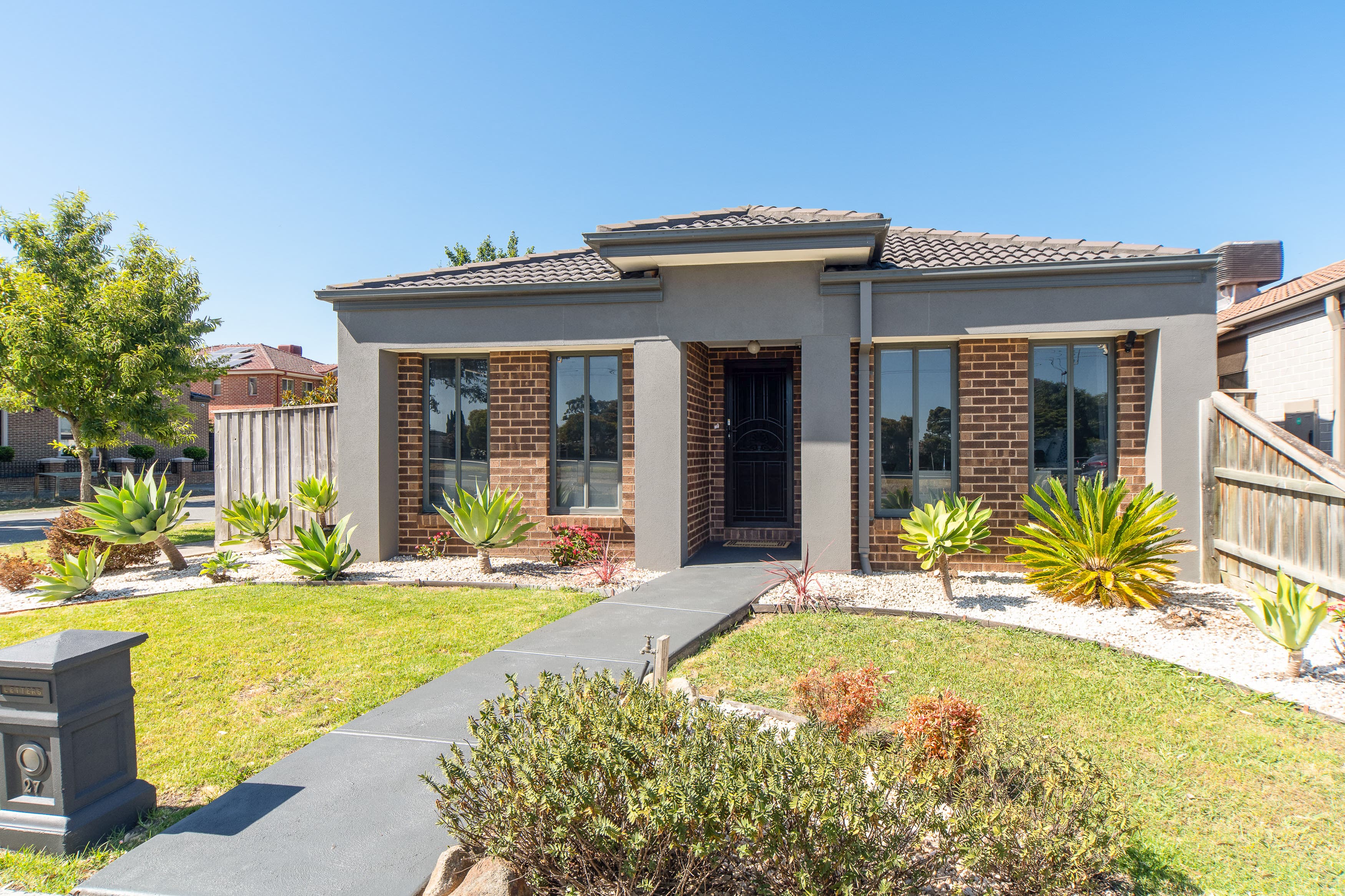 27 Waterbury Street, Cranbourne, Cranbourne - Image 1