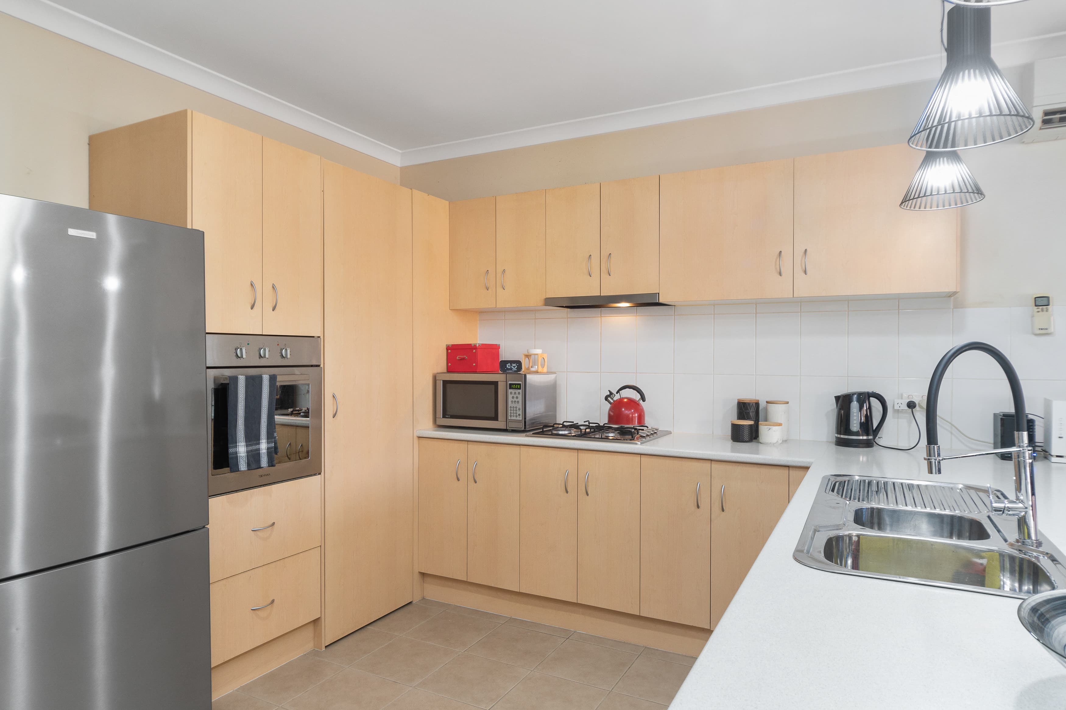 27 Waterbury Street, Cranbourne, Cranbourne - Thumbnail 5