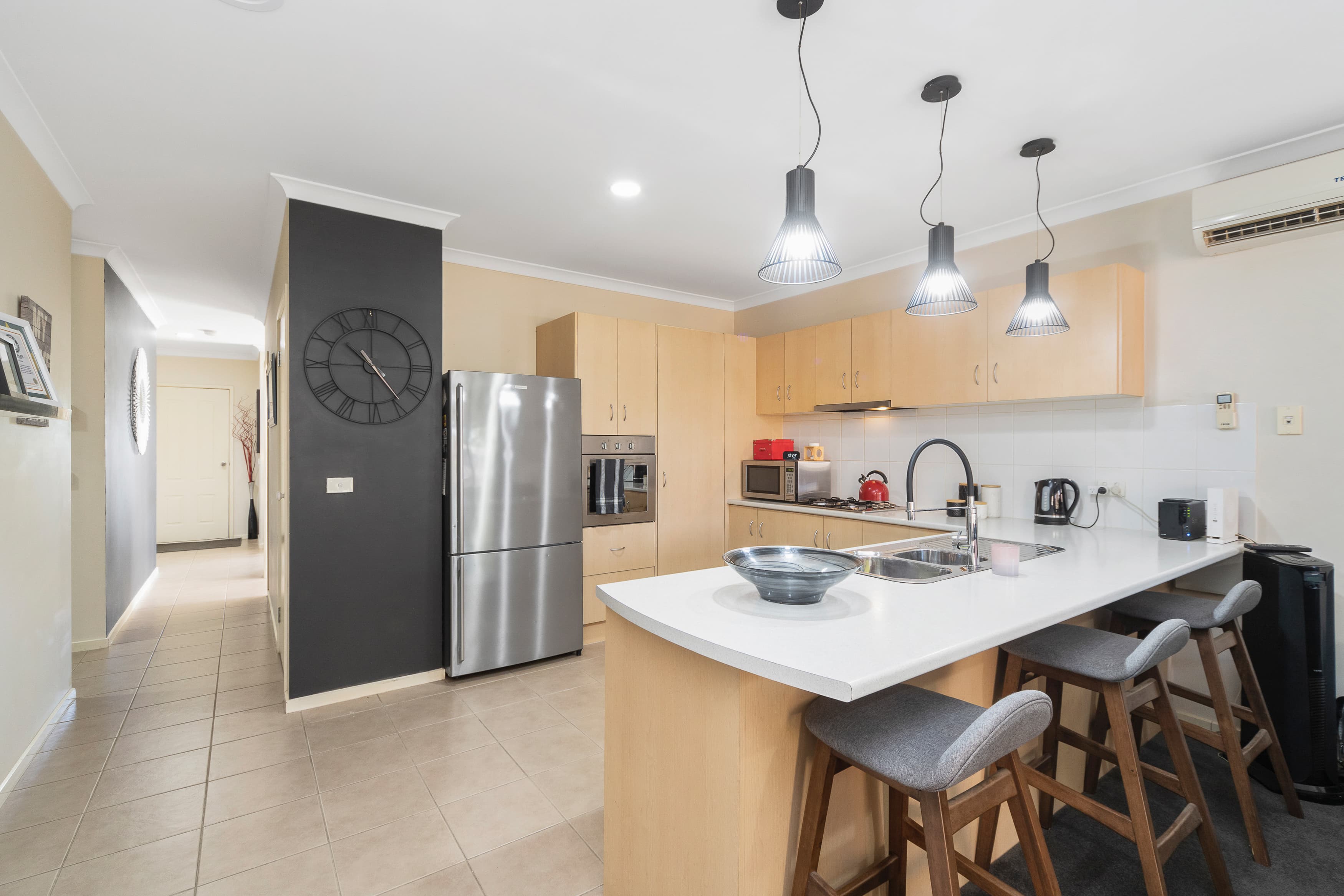 27 Waterbury Street, Cranbourne, Cranbourne - Thumbnail 4