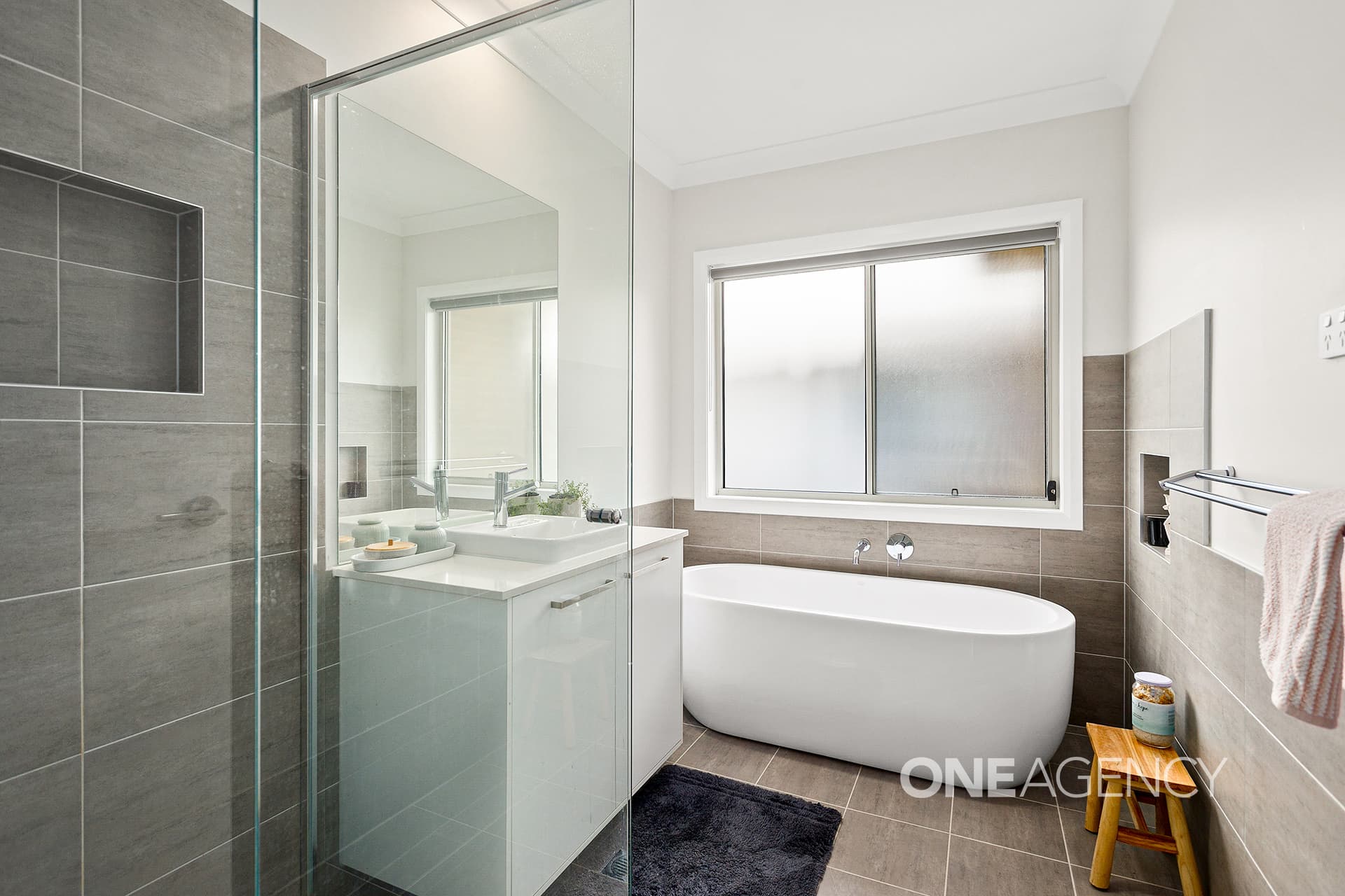 11 Butterfactory Drive, Calderwood, Calderwood - Thumbnail 5