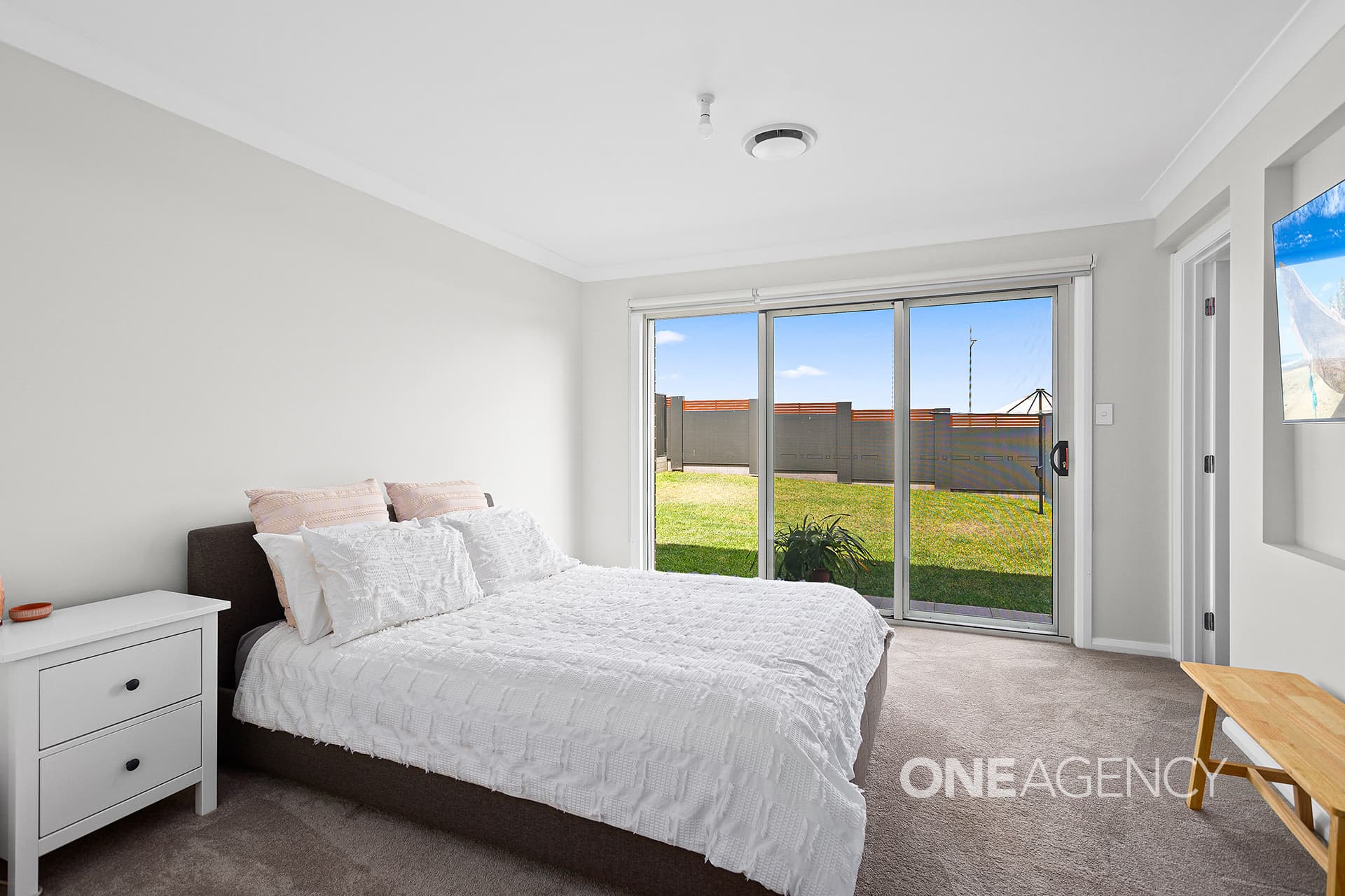 11 Butterfactory Drive, Calderwood, Calderwood - Thumbnail 6