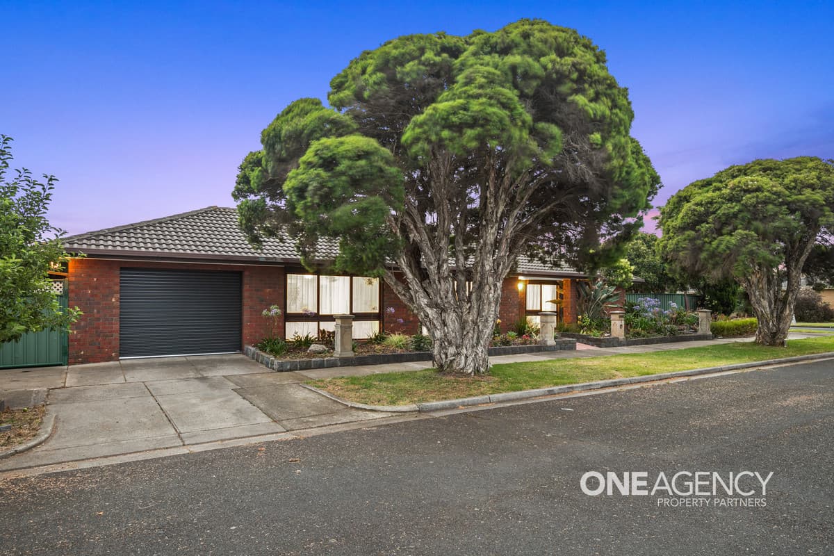 8 Batman Street, Altona Meadows, Altona Meadows - Thumbnail 2
