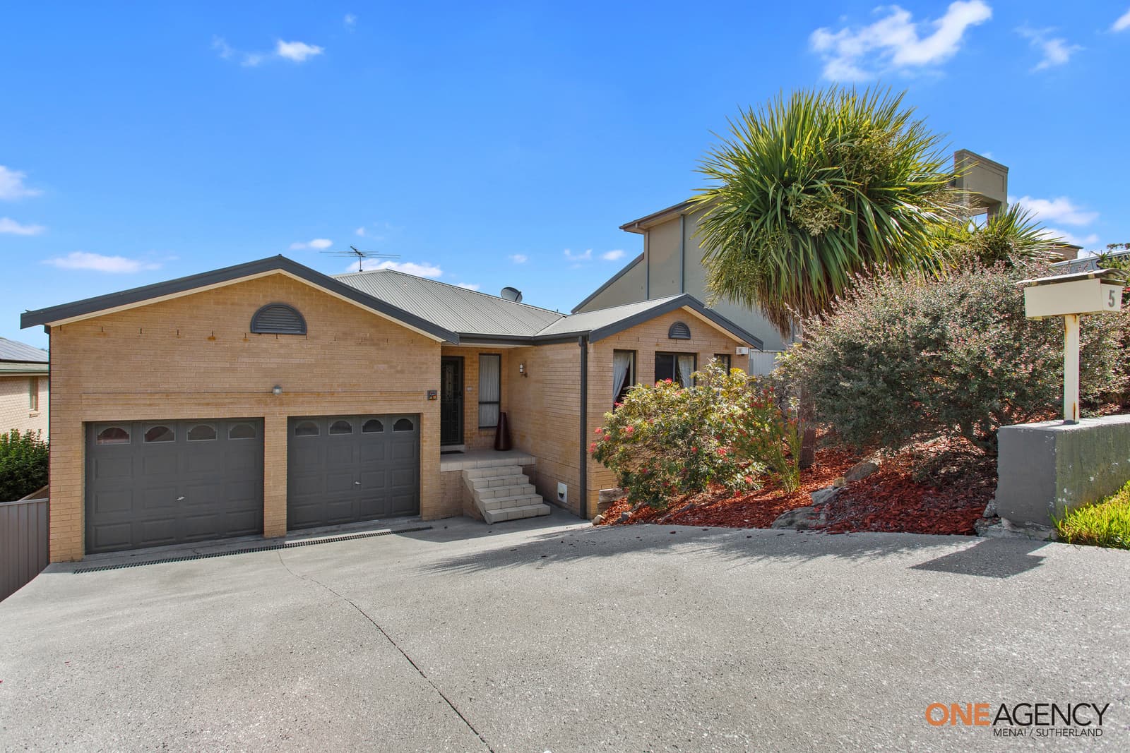 5 Throsby Close, Barden Ridge, Barden Ridge - Image 1