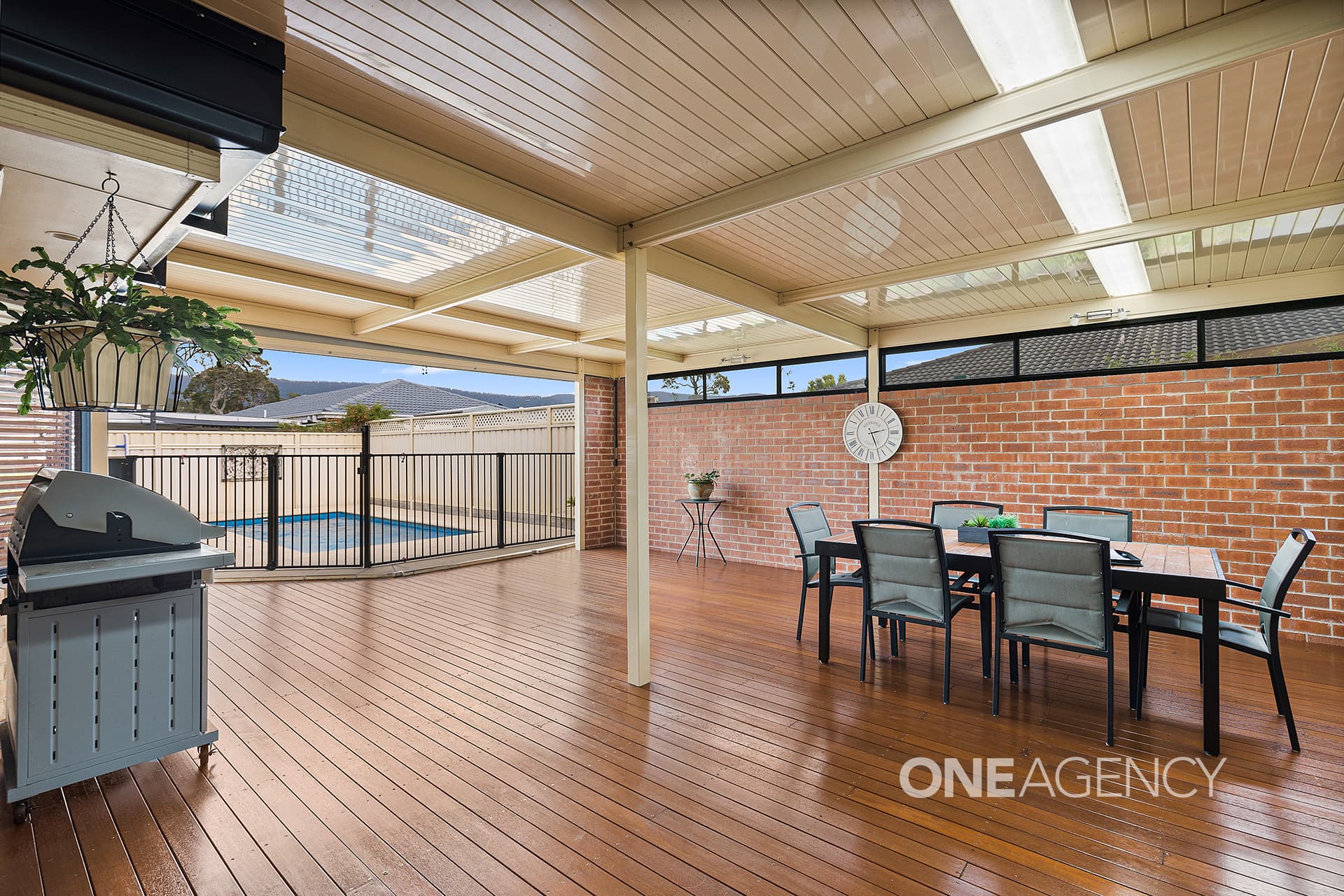 24 Felix Avenue, Horsley, Horsley - Thumbnail 2