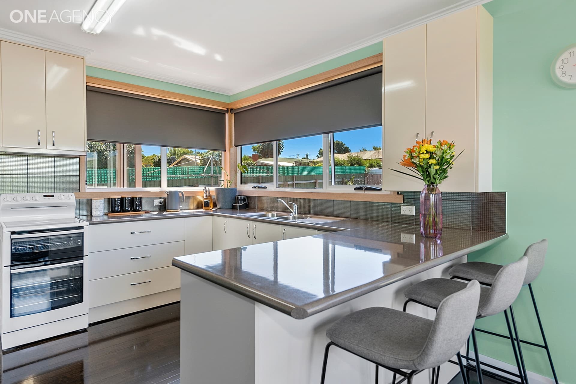 6 Sharon Court, Devonport, Devonport - Thumbnail 2