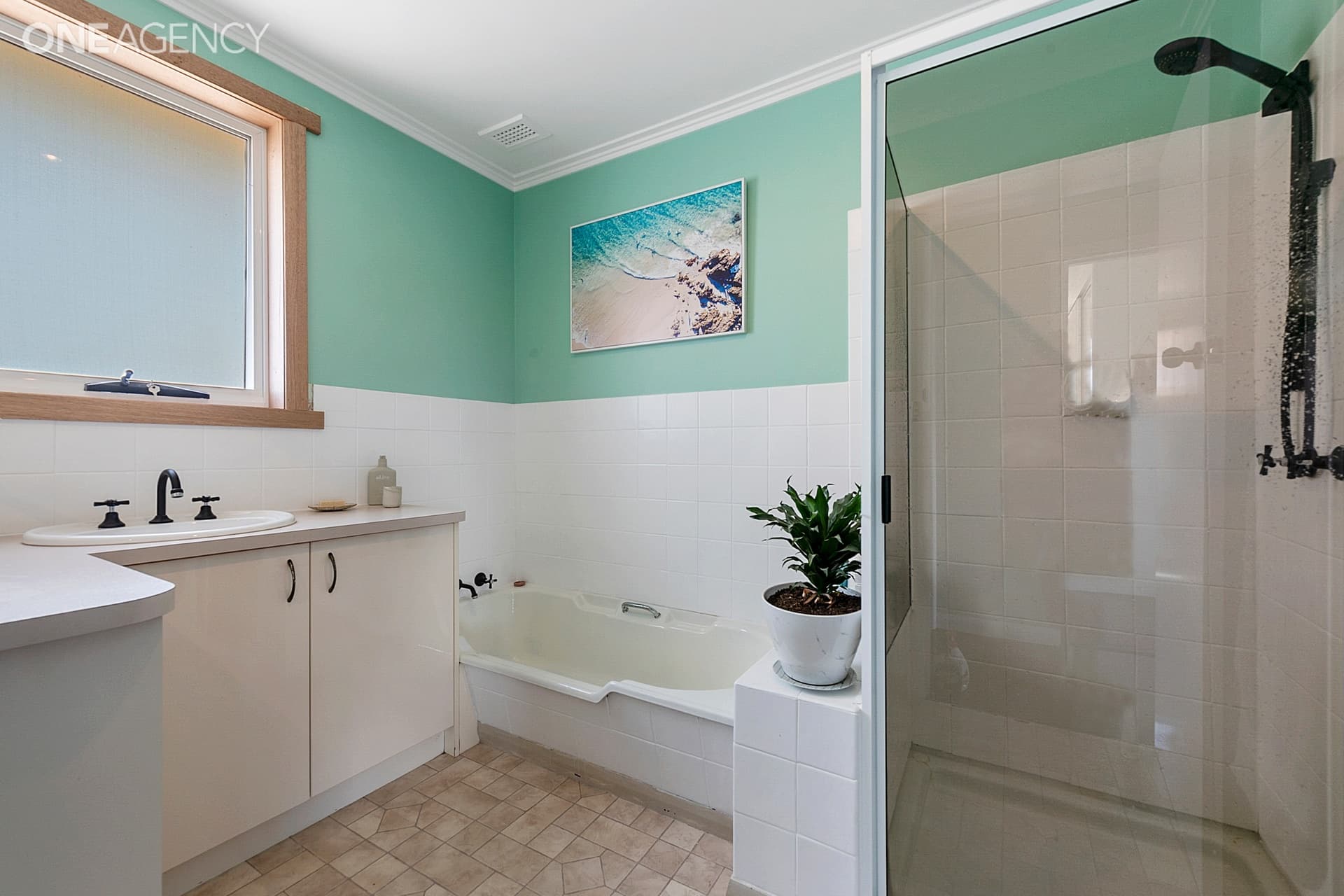 6 Sharon Court, Devonport, Devonport - Thumbnail 5