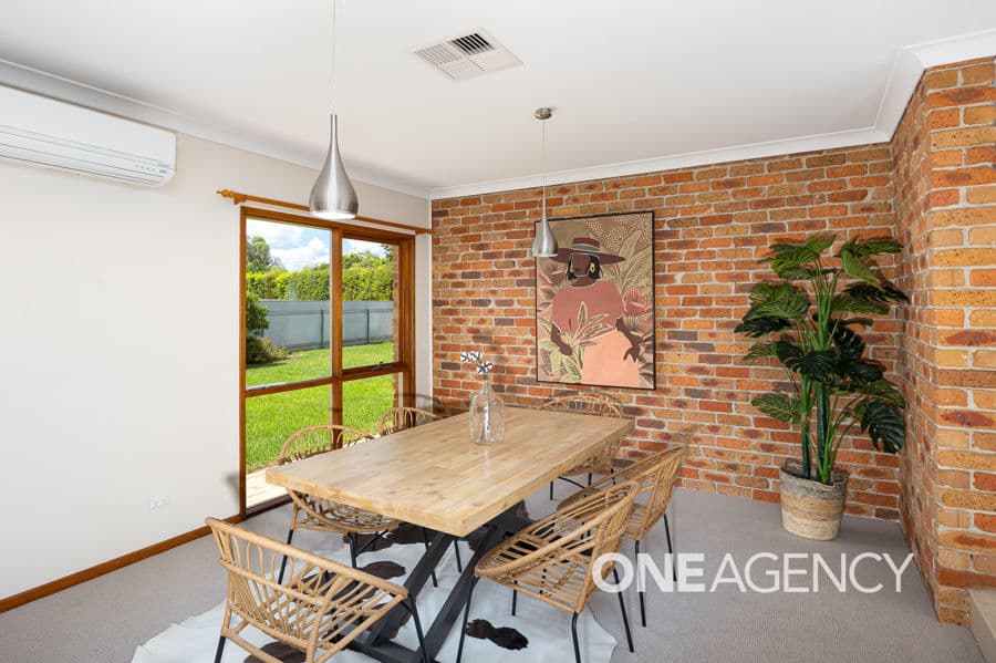 12 MAGNOLIA Parade, Lake Albert, Lake Albert - Thumbnail 4