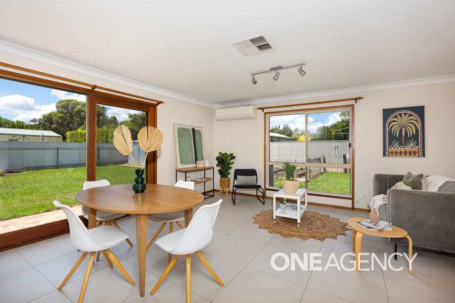 12 MAGNOLIA Parade, Lake Albert, Lake Albert - Thumbnail 7