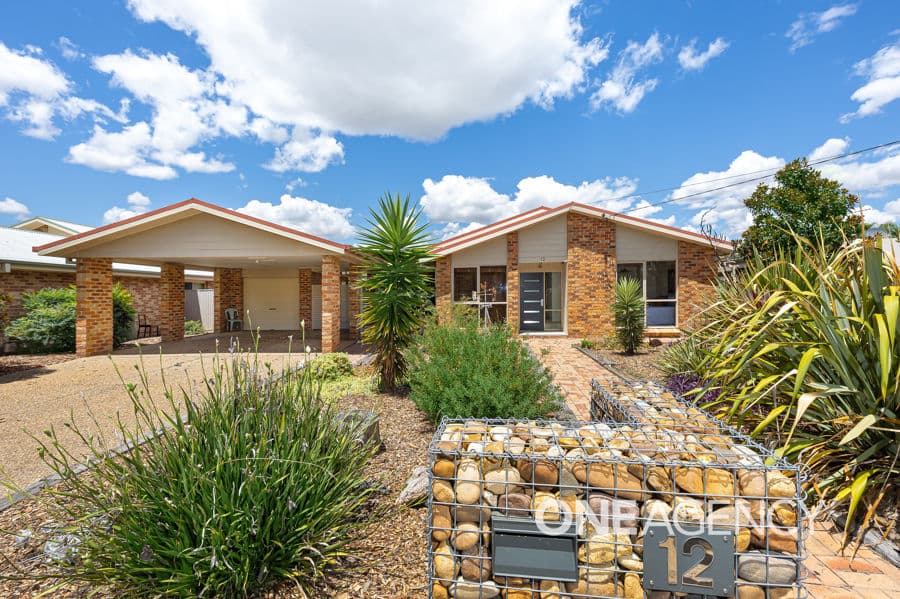 12 MAGNOLIA Parade, Lake Albert, Lake Albert - Image 1