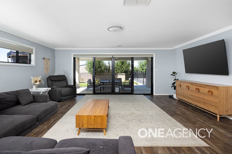 113 STRICKLAND Drive, Boorooma, Boorooma - Thumbnail 5