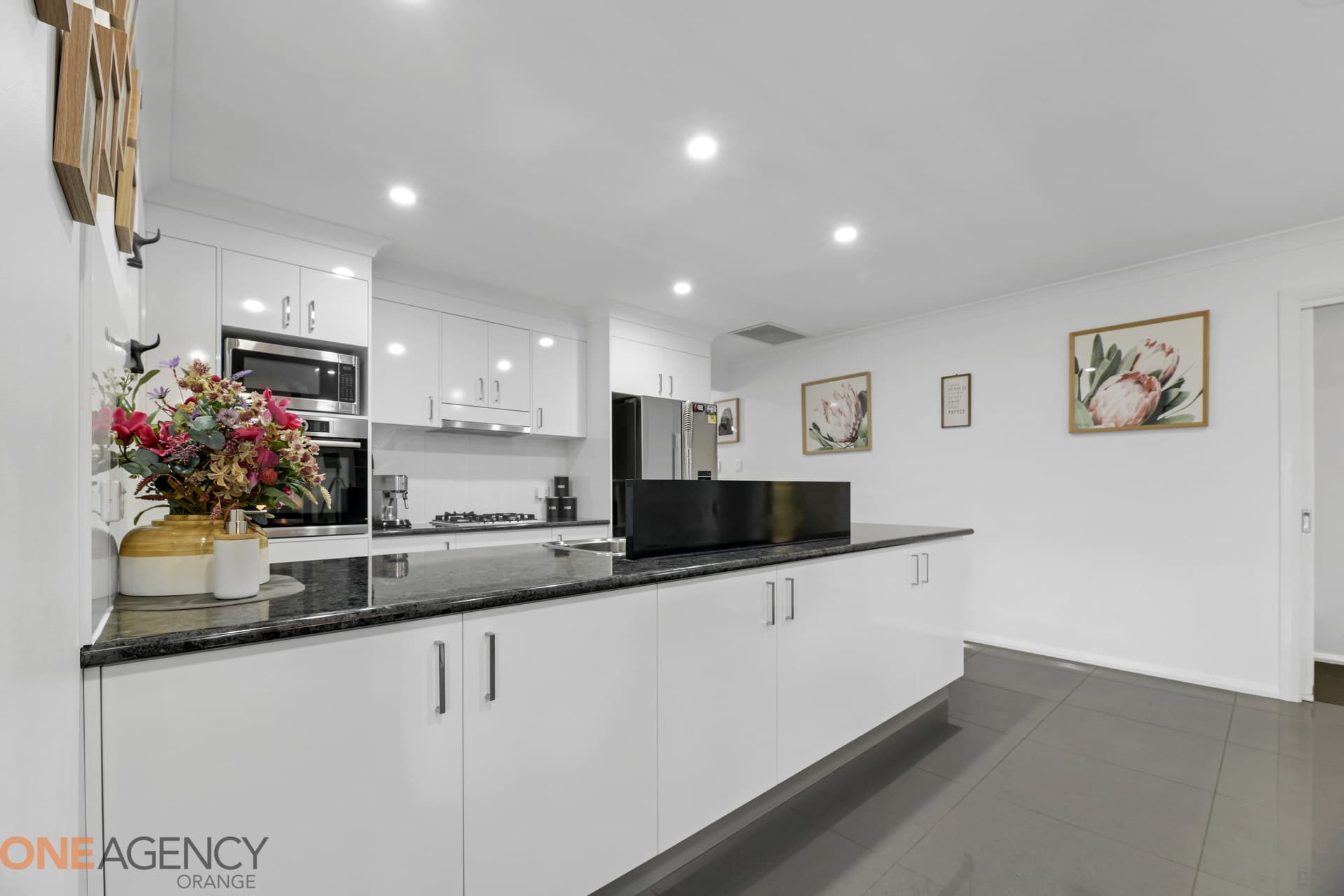65 William Maker Drive, Orange, Orange - Thumbnail 4