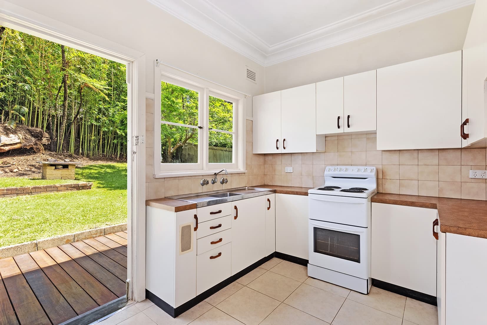 7 Willow Way, Forestville, Forestville - Thumbnail 2