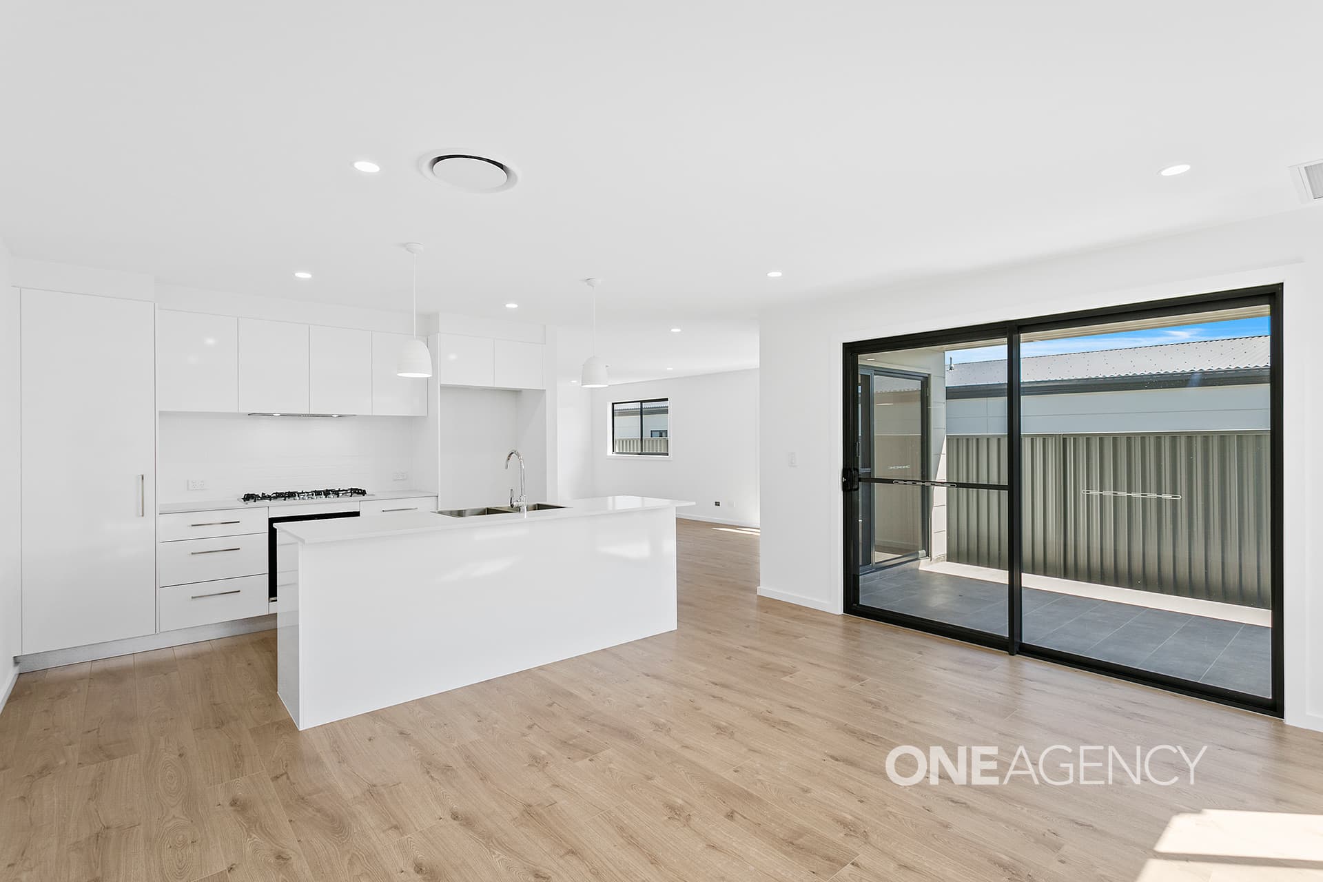 19 Cambewarra Drive, Tullimbar, Tullimbar - Thumbnail 2