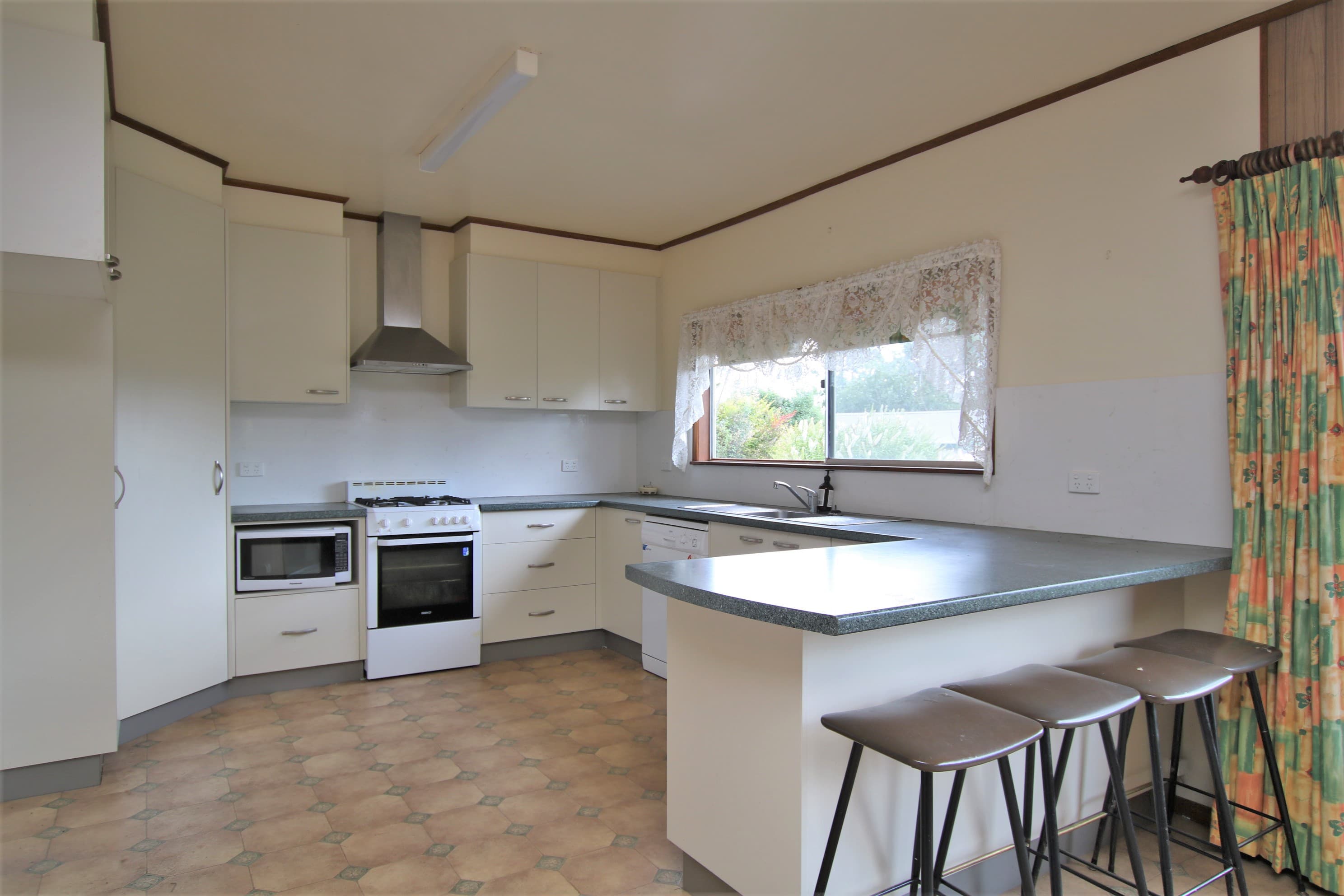 30-32 Cardwell Street, Bombala, Bombala - Thumbnail 4