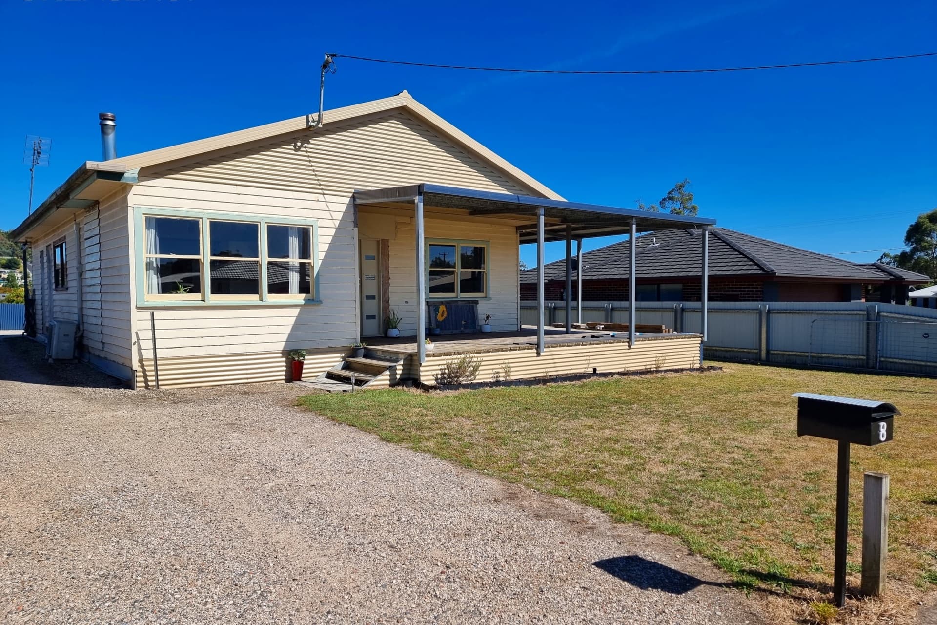 8 The Avenue, Latrobe, Latrobe - Thumbnail 2
