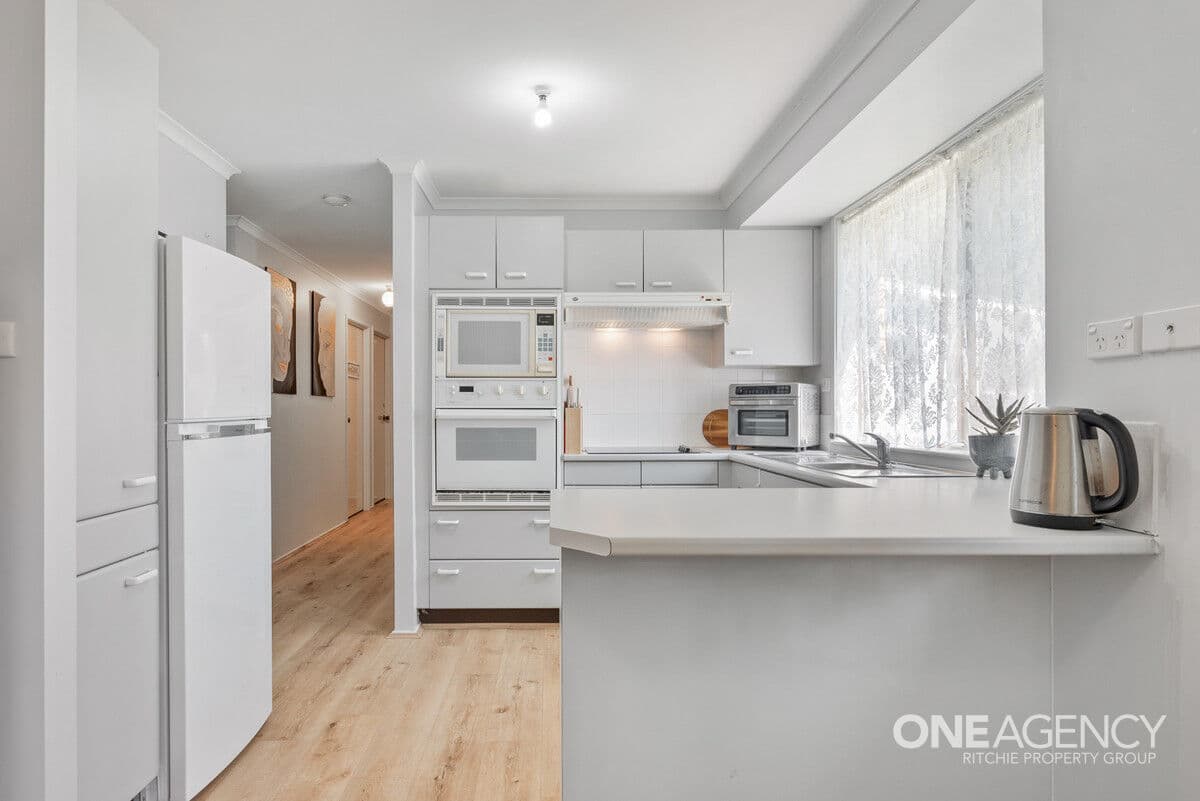 16 Hilton Road, Springwood, Springwood - Thumbnail 3