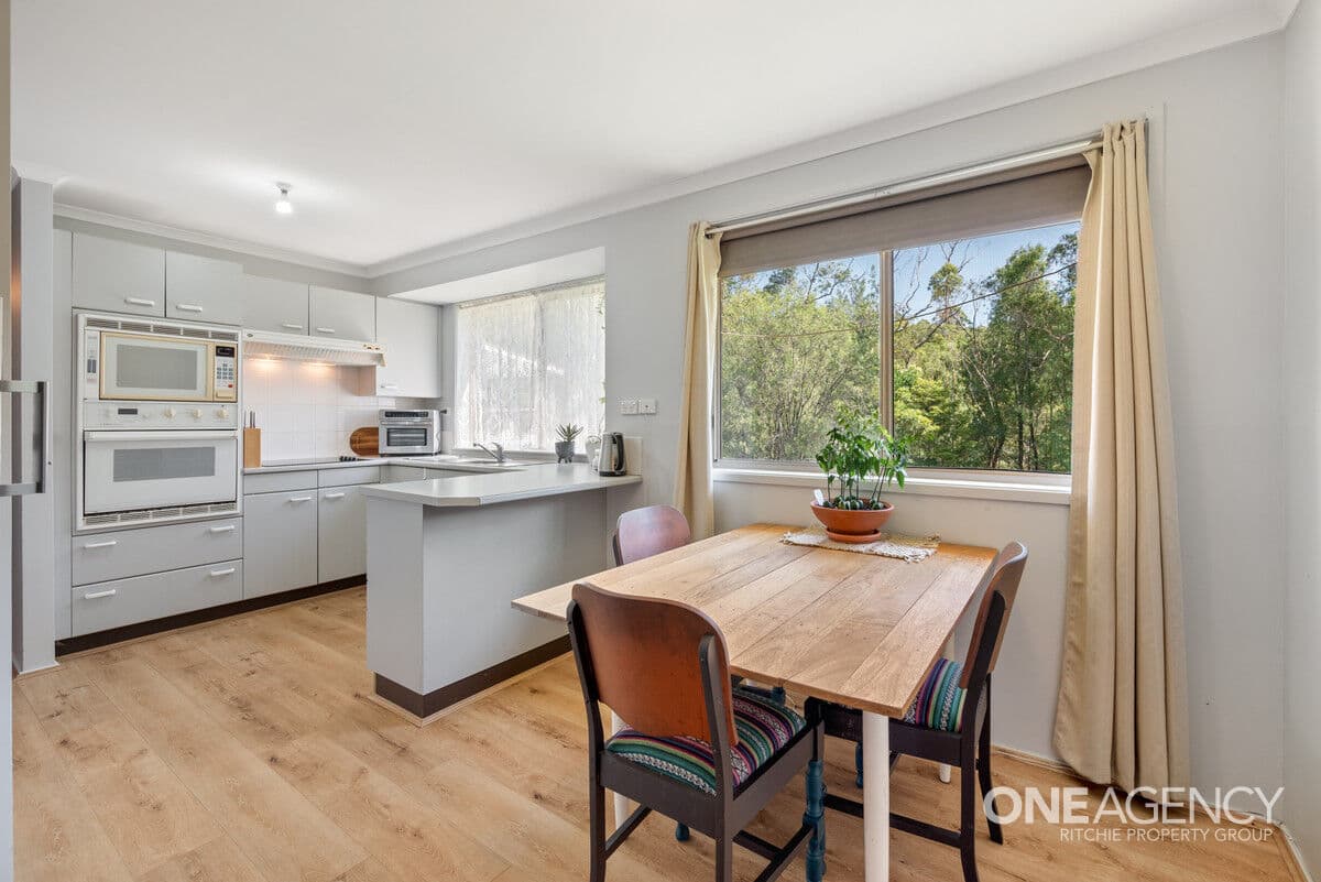 16 Hilton Road, Springwood, Springwood - Thumbnail 5