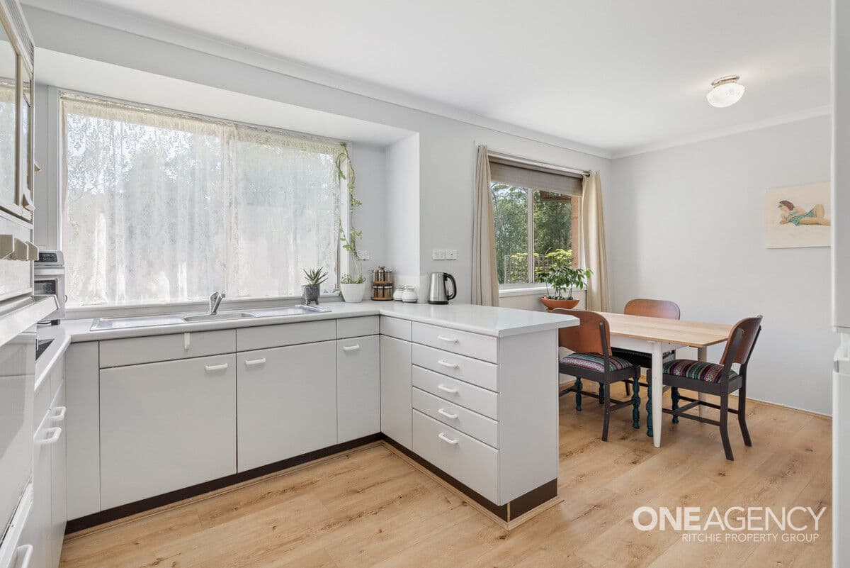 16 Hilton Road, Springwood, Springwood - Thumbnail 7