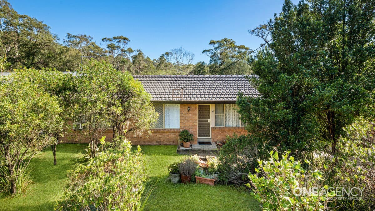 16 Hilton Road, Springwood, Springwood - Image 1