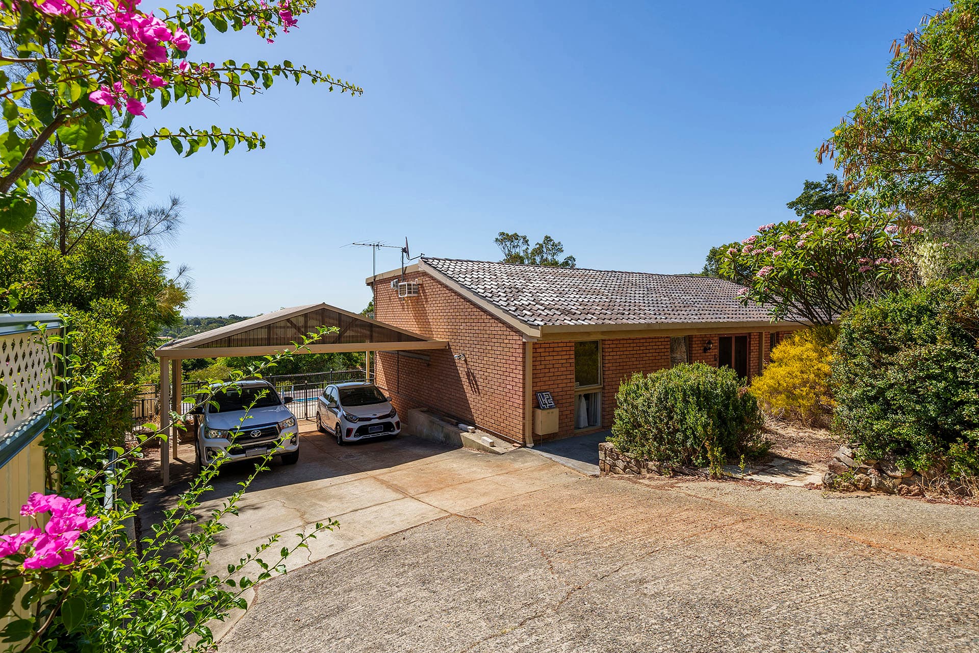 42 Hilltop Place, Kelmscott, Kelmscott - Thumbnail 3