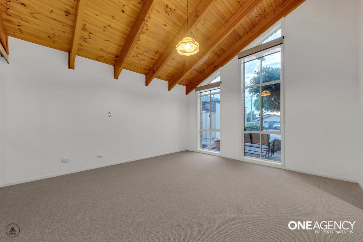 18 Shields Court, Altona Meadows, Altona Meadows - Thumbnail 2
