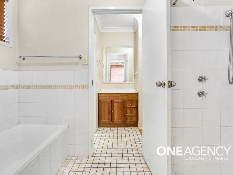 154 Explorers Way, St Clair, St Clair - Thumbnail 3