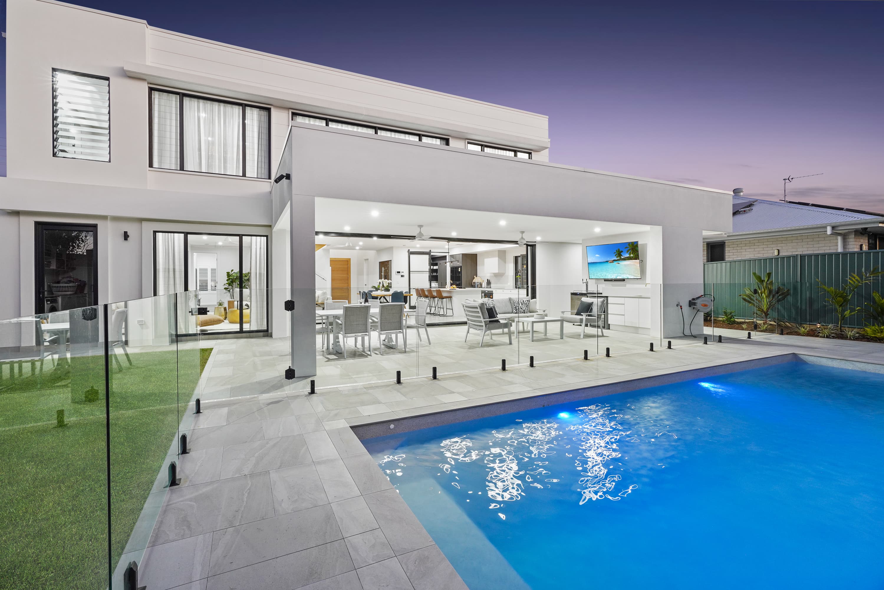 25 Sandpiper Drive, Burleigh Waters, Burleigh Waters - Thumbnail 2