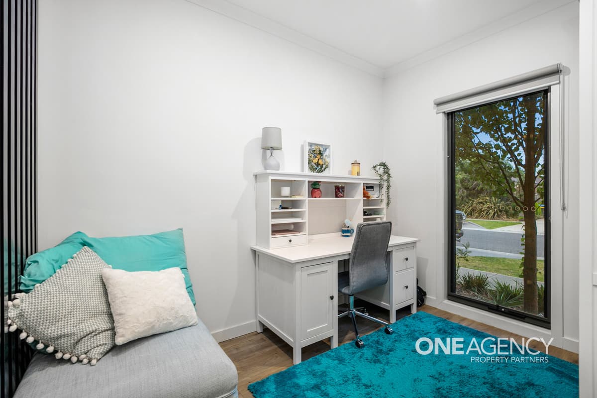 91 Waterhaven Boulevard, Point Cook, Point Cook - Thumbnail 2