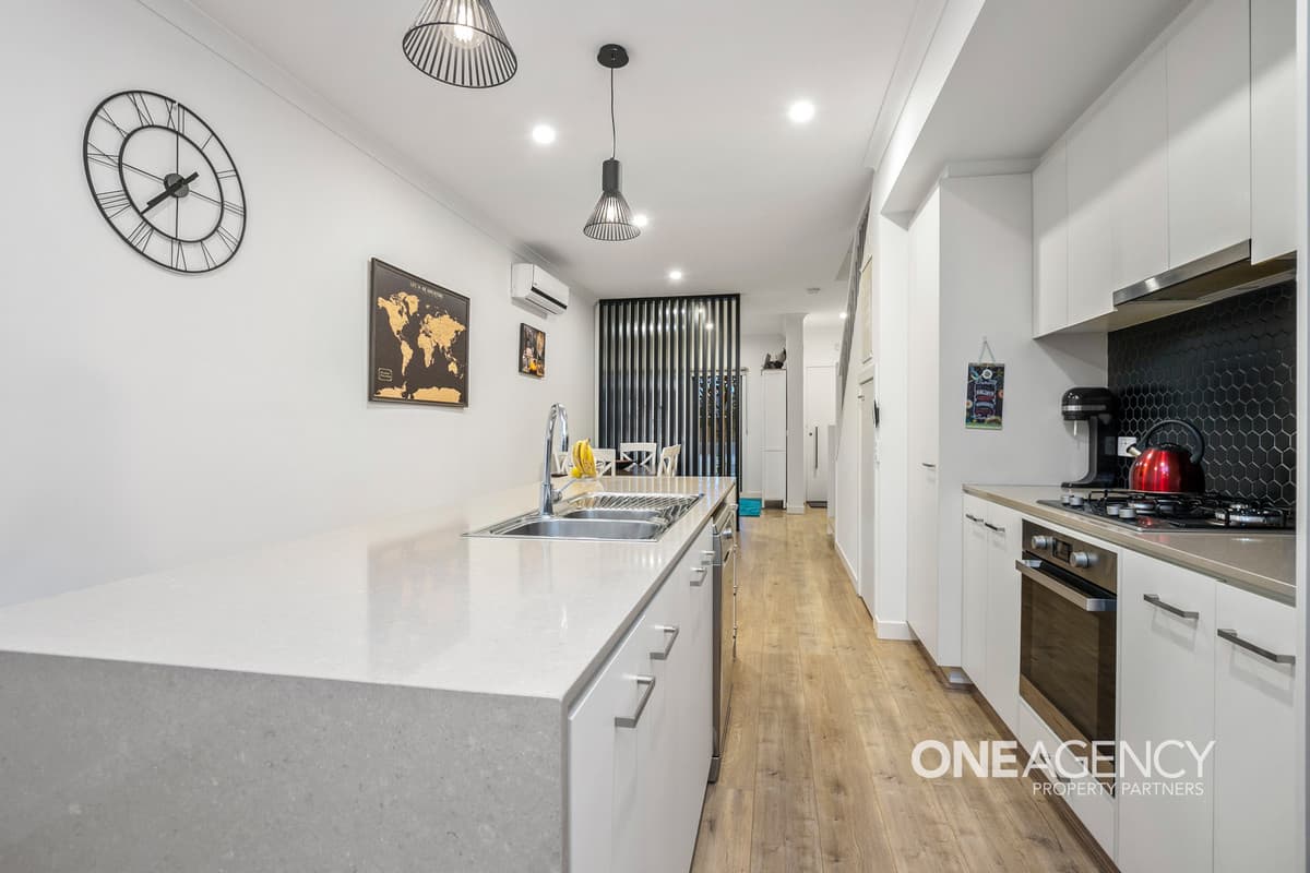 91 Waterhaven Boulevard, Point Cook, Point Cook - Thumbnail 7