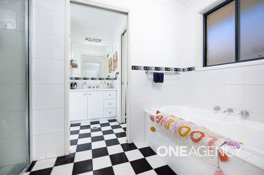 99 YENTOO Drive, Glenfield Park, Glenfield Park - Thumbnail 7