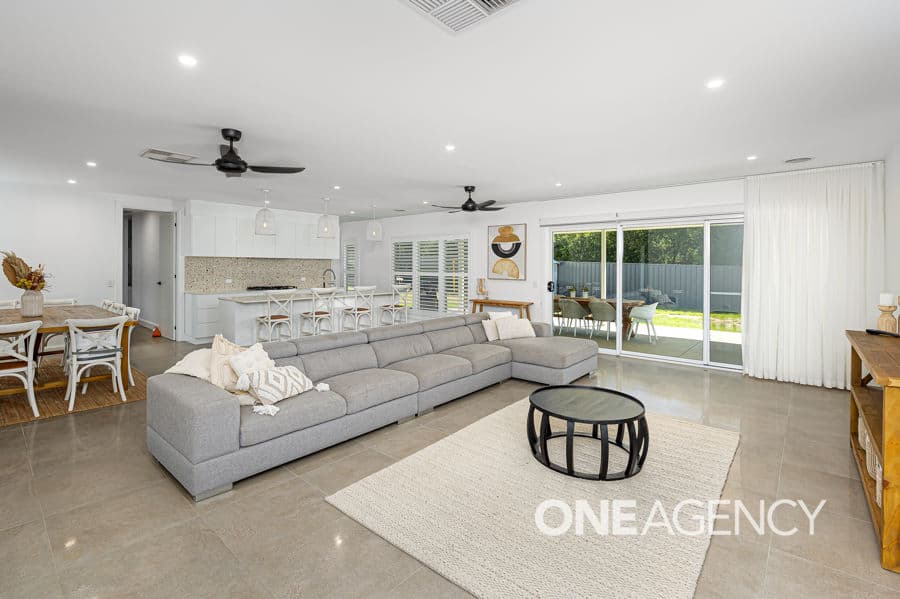 127 LAKEHAVEN Drive, Lake Albert, Lake Albert - Thumbnail 3