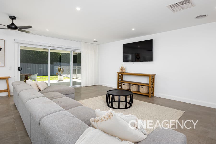 127 LAKEHAVEN Drive, Lake Albert, Lake Albert - Thumbnail 4