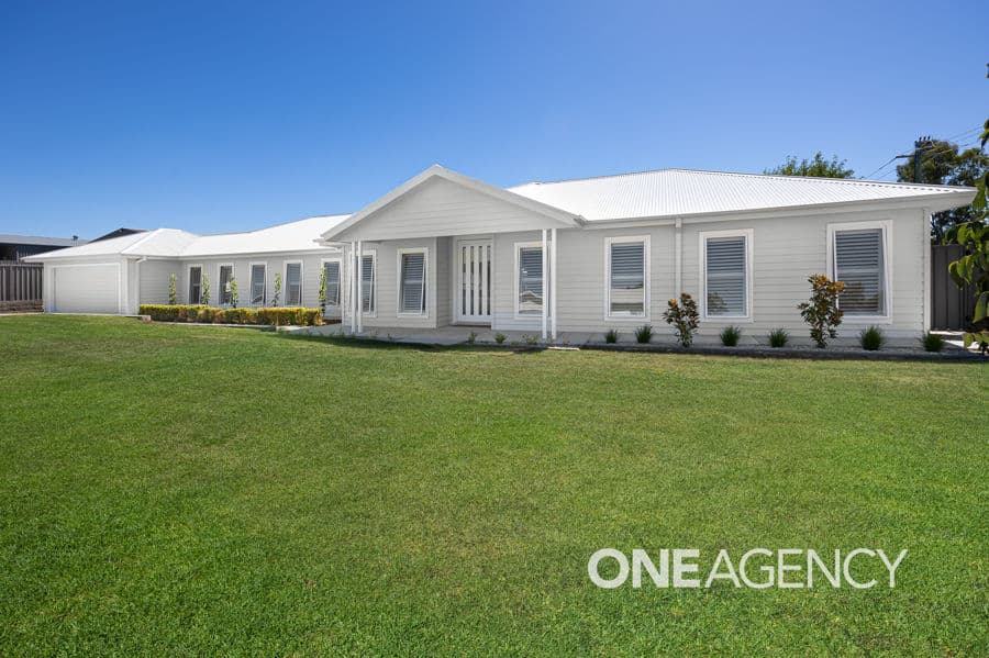 127 LAKEHAVEN Drive, Lake Albert, Lake Albert - Image 1