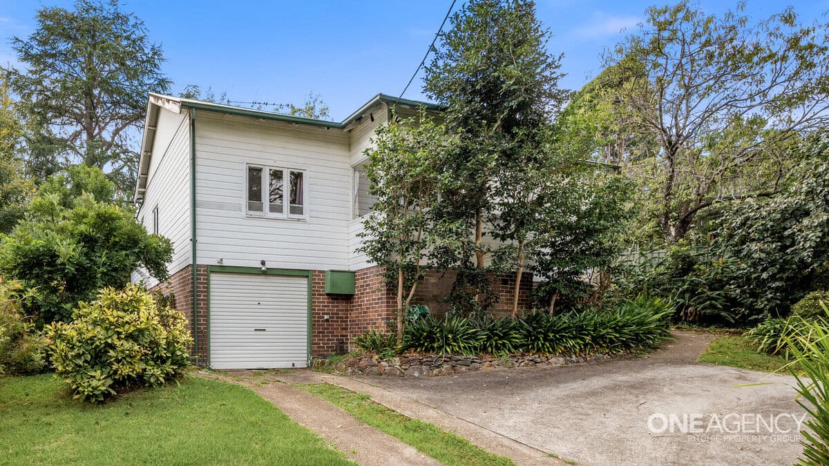 19 Valley Road, Springwood, Springwood - Image 1