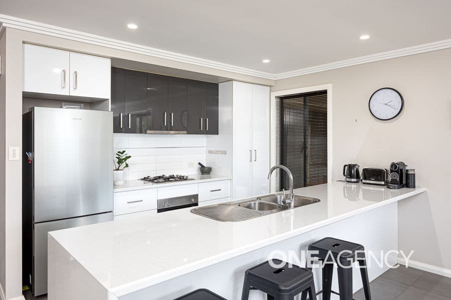 48 STRICKLAND Drive, Boorooma, Boorooma - Thumbnail 4