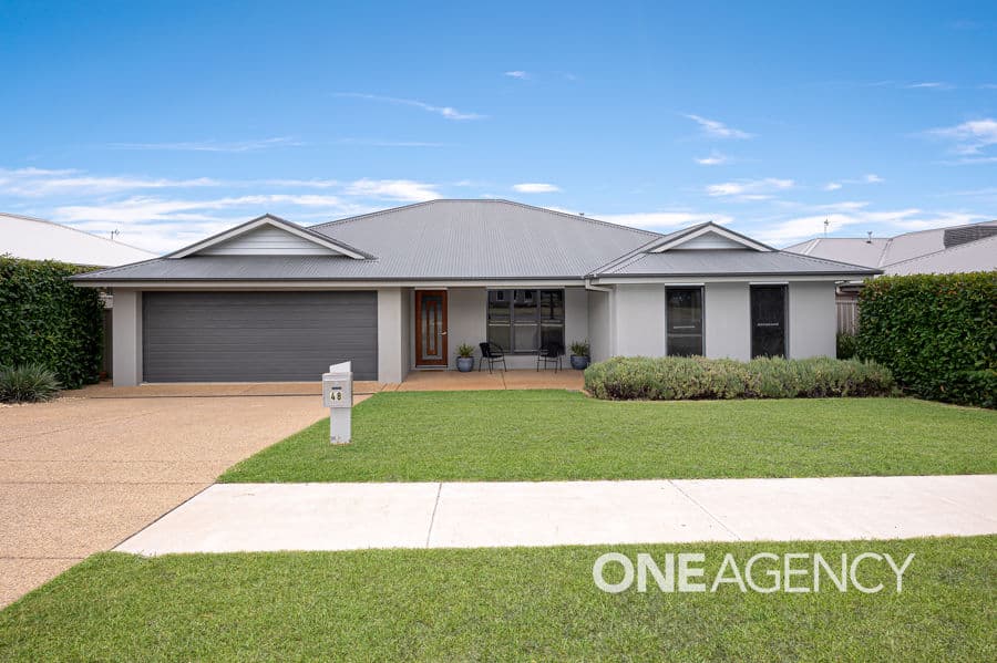48 STRICKLAND Drive, Boorooma, Boorooma - Image 1