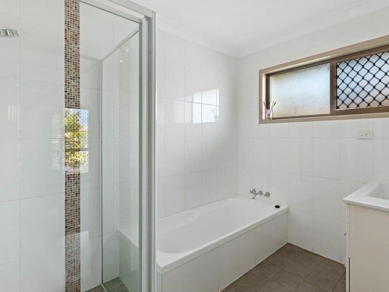 9 Rochester Drive, Mount Warren Park, Mount Warren Park - Thumbnail 7