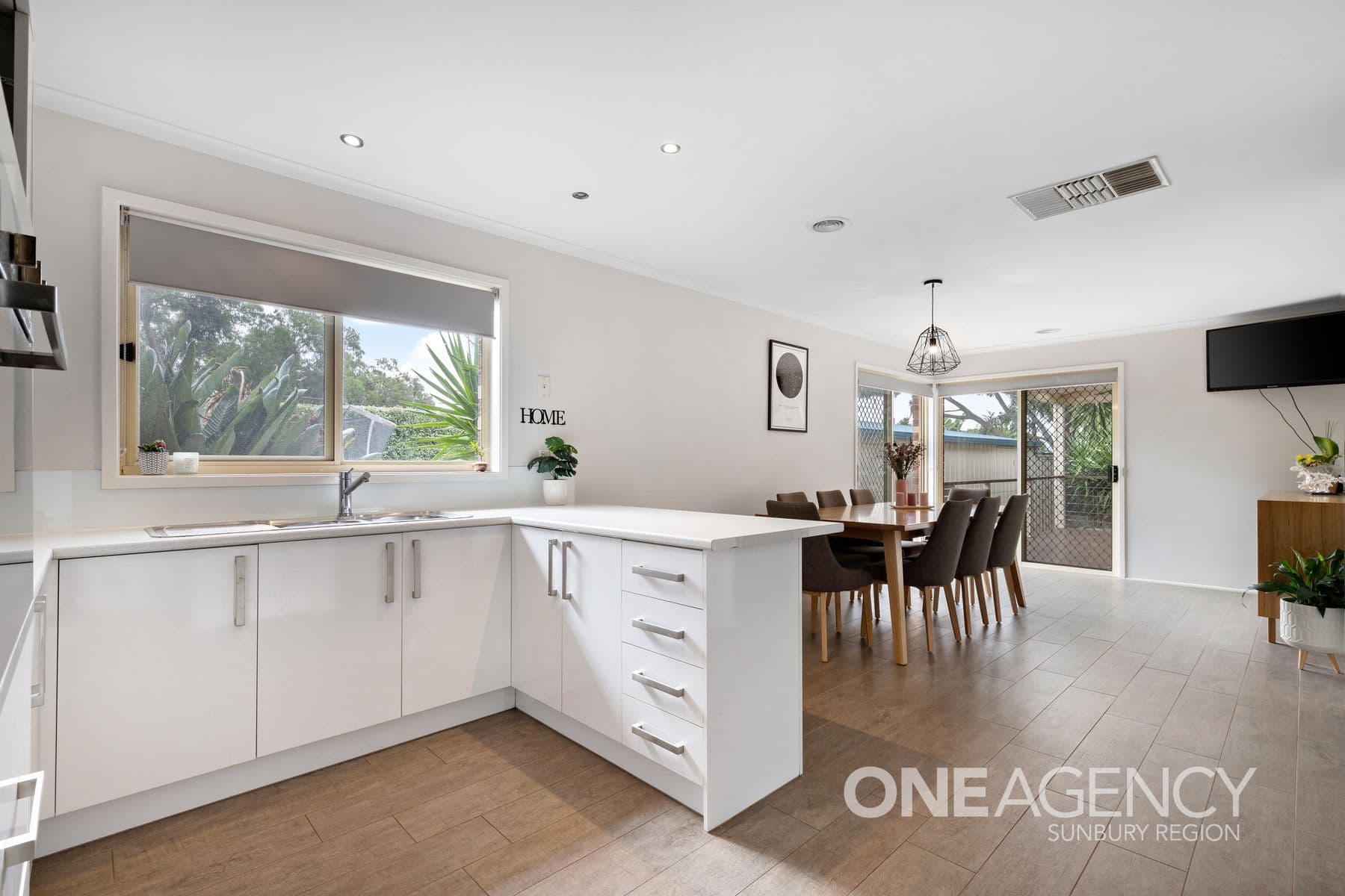 37 Davenport Drive, Sunbury, Sunbury - Thumbnail 8