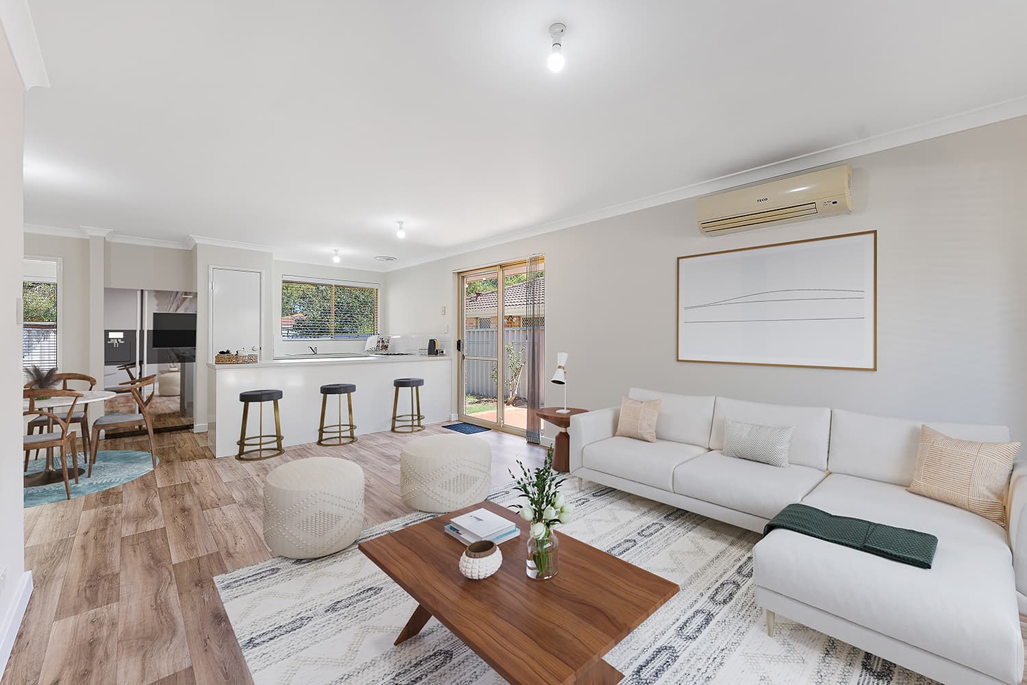 10 Chungking Grove, Stratton, Stratton - Image 1