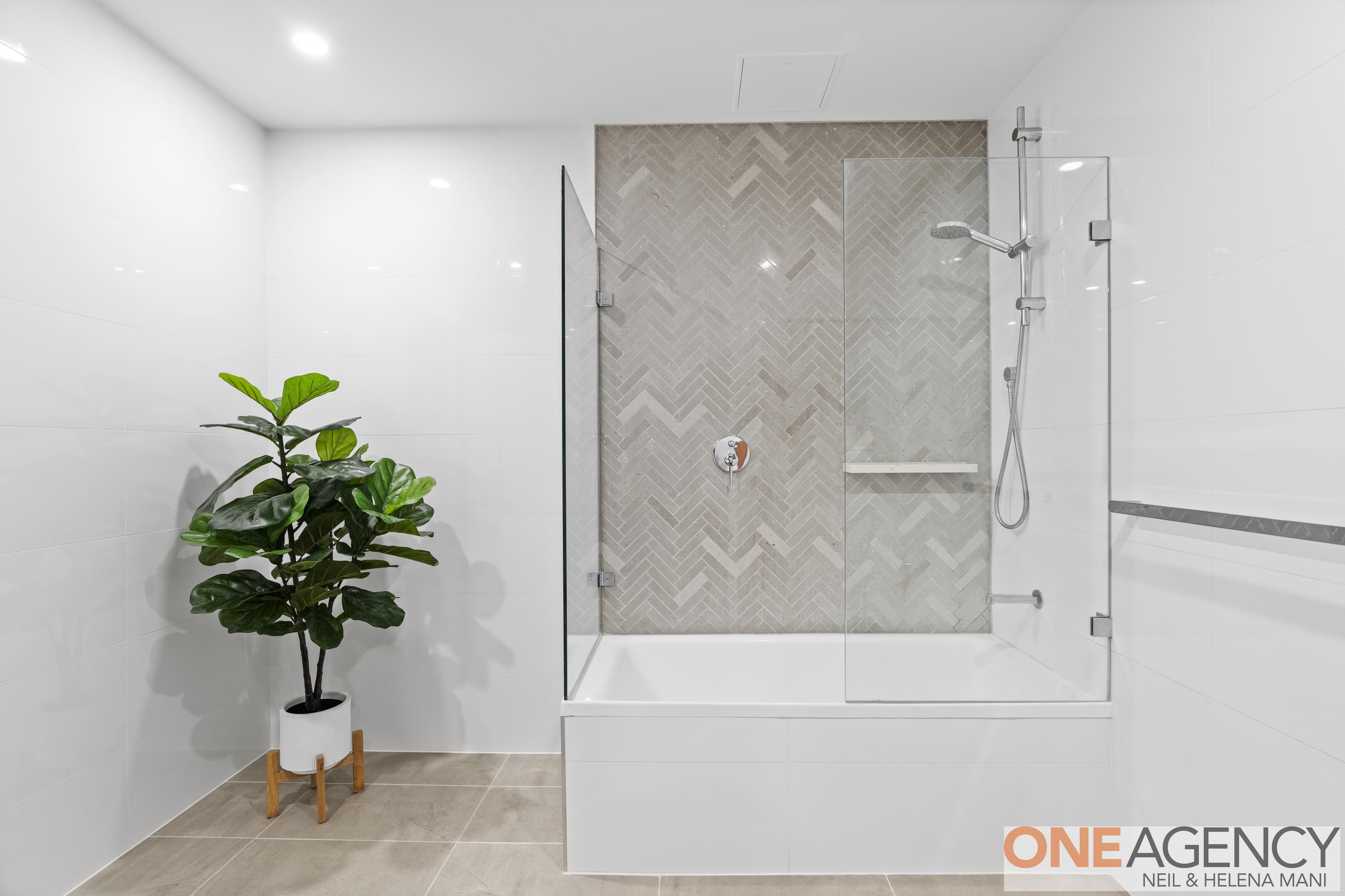 807/25 Mann Street, Gosford, Gosford - Thumbnail 7